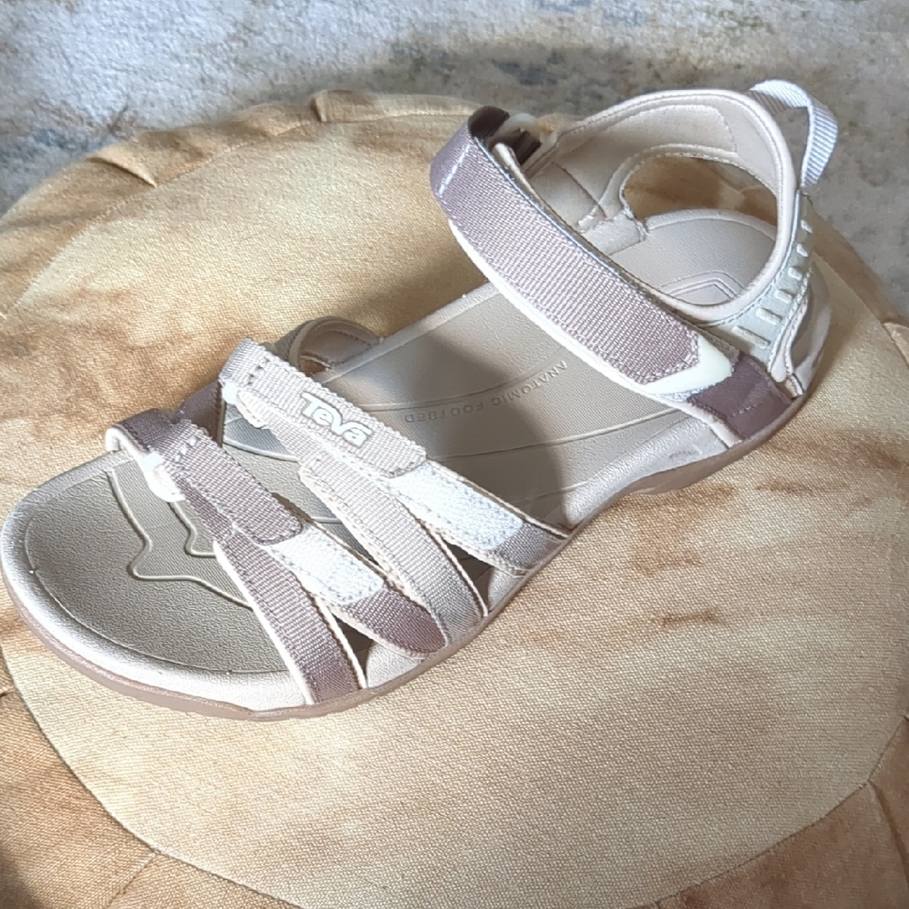 Teva Tan Strappy Sandals Versatile Comfort